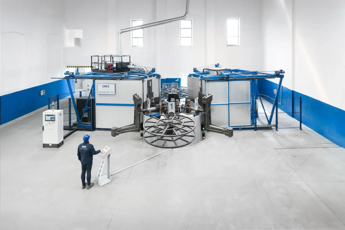 Karuzelowa maszyna rotomoulding